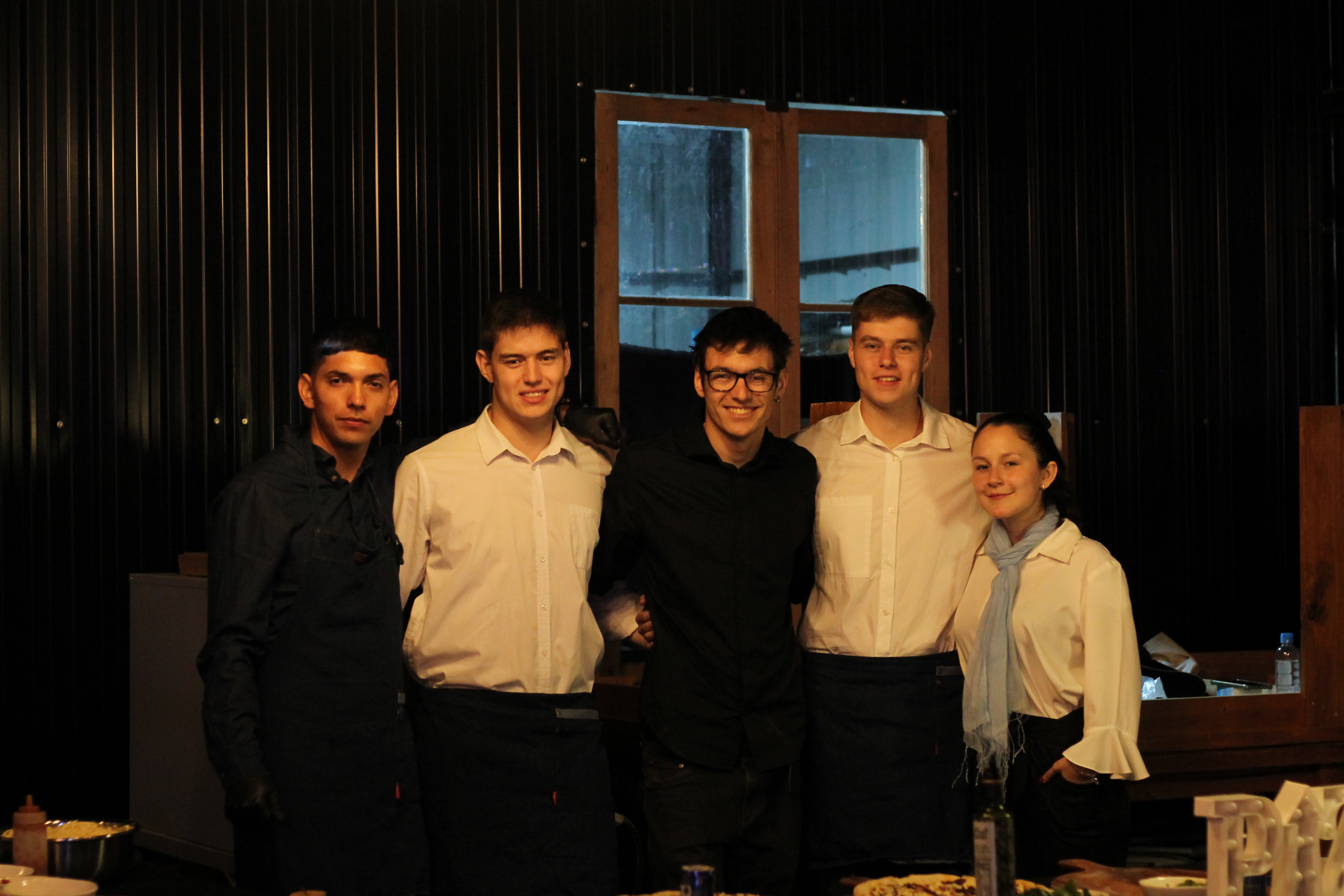 Equipo de Salsa y Miga en un evento